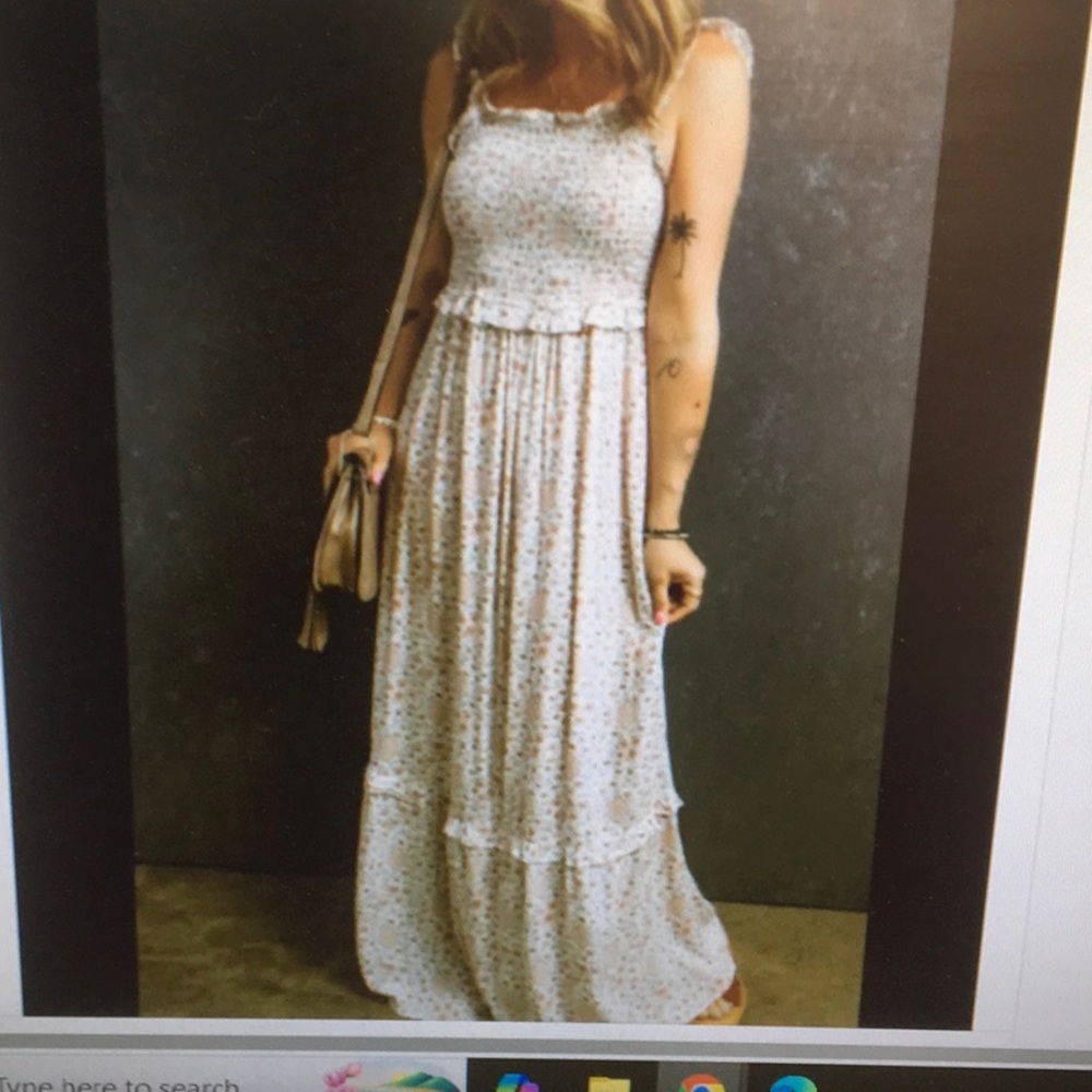 HIPPIE ROSE/BLUSH-PINK FLORALw RUFFLE ELASTIC CHEST MAXI DRESS